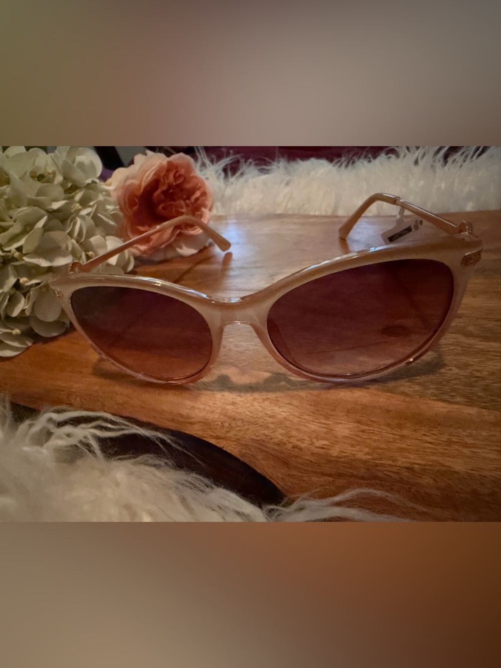 Women's Fashion Sunglasses - Gradient Beige/ Blush Pink Frame